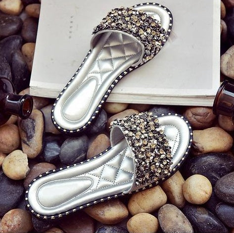 flat slippers