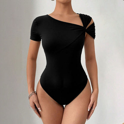 One-shoulder Twistedd esign Short